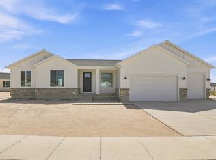 2406 E Morning Glory Way #428, Eagle Mountain, UT 84005