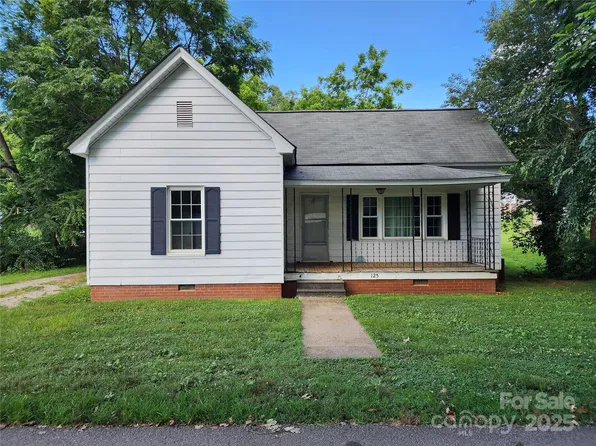 125 Davie St, Mocksville, NC 27028