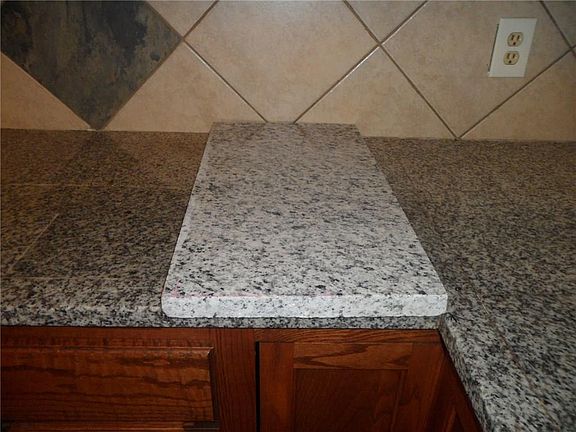 4th image of 2617 Santiago Ct