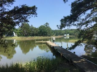 454 Sandberg Ln, Cardinal, VA 23025