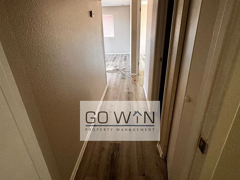 755 W 1st Ave — Photo 7