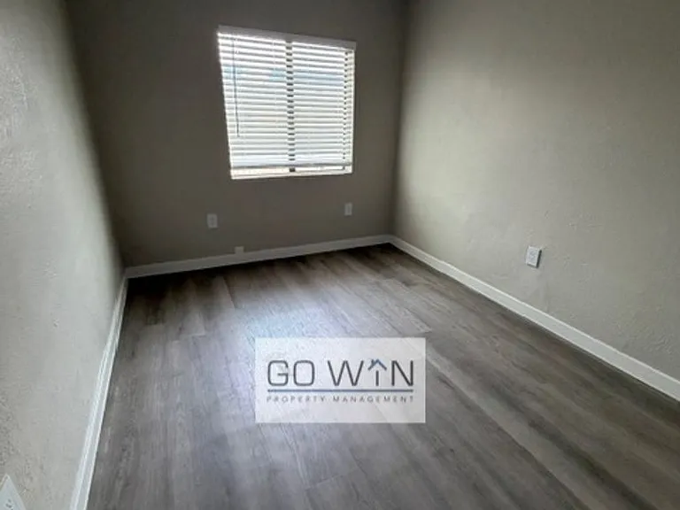 1537 W Pierce St — Photo 3