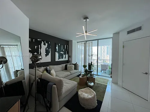 350 S Miami Ave #1809 Photo 1