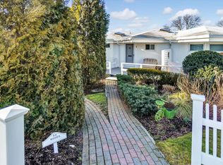 35 Library Ave APT 8-U, Westhampton Beach, NY 11978