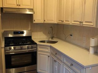 28 Gansevoort Blvd #B, Staten Island, NY 10314
