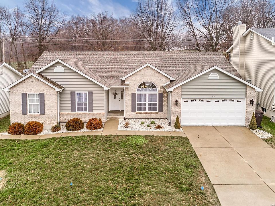 Beautiful Ranch home just 5 minutes from Wentzville, former display!