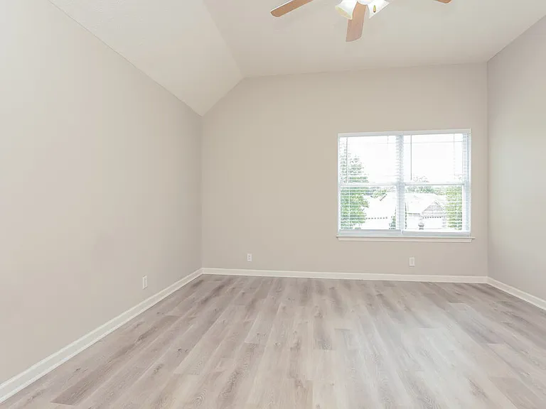 3314 Velvet Ct — Photo 10