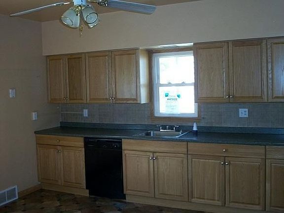 4th image of 1403 Marquette Ave