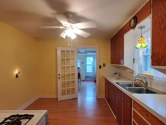 5th image of 1606 N Main St