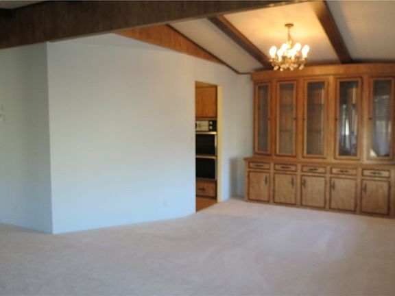 4th image of 1402 22nd St NE Unit 302
