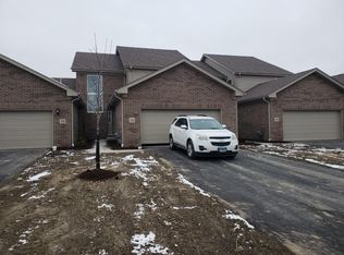 37 Olympus Dr, Tinley Park, IL 60477