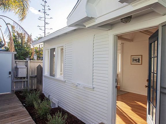 4th image of 1431 Cabrillo Ave