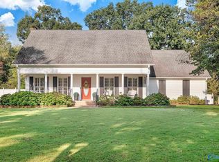 1805 Hayes St SW, Hartselle, AL 35640