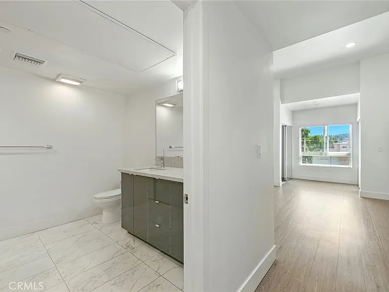 4461 Tujunga Ave #102 — Photo 36