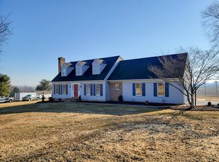 18 Strawberry Ln, Lititz, PA 17543