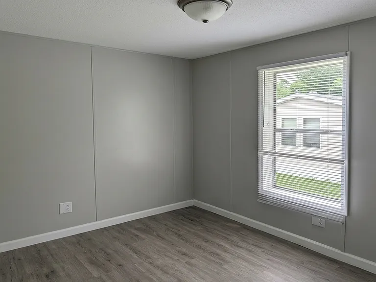 1100 W Locust St #28 — Photo 7