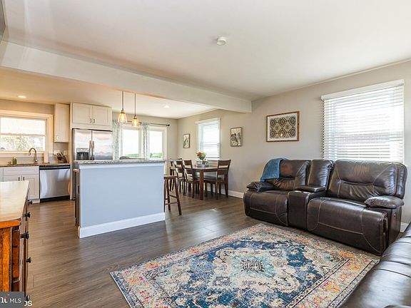 4th image of 515 Andrea Dr