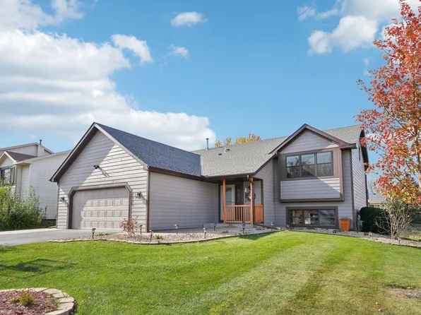 2438 Hynes Ave N, Oakdale, MN 55128