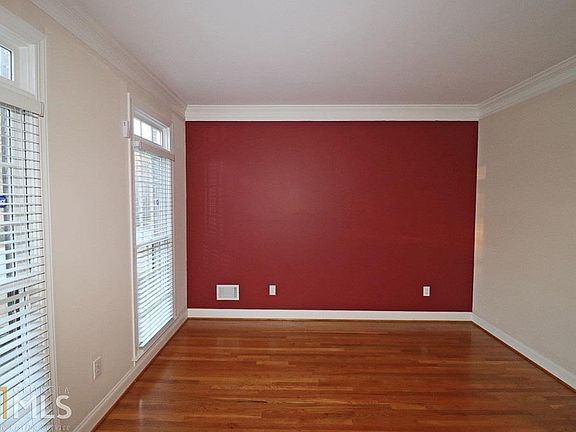 5th image of 445 Gavenwood Dr