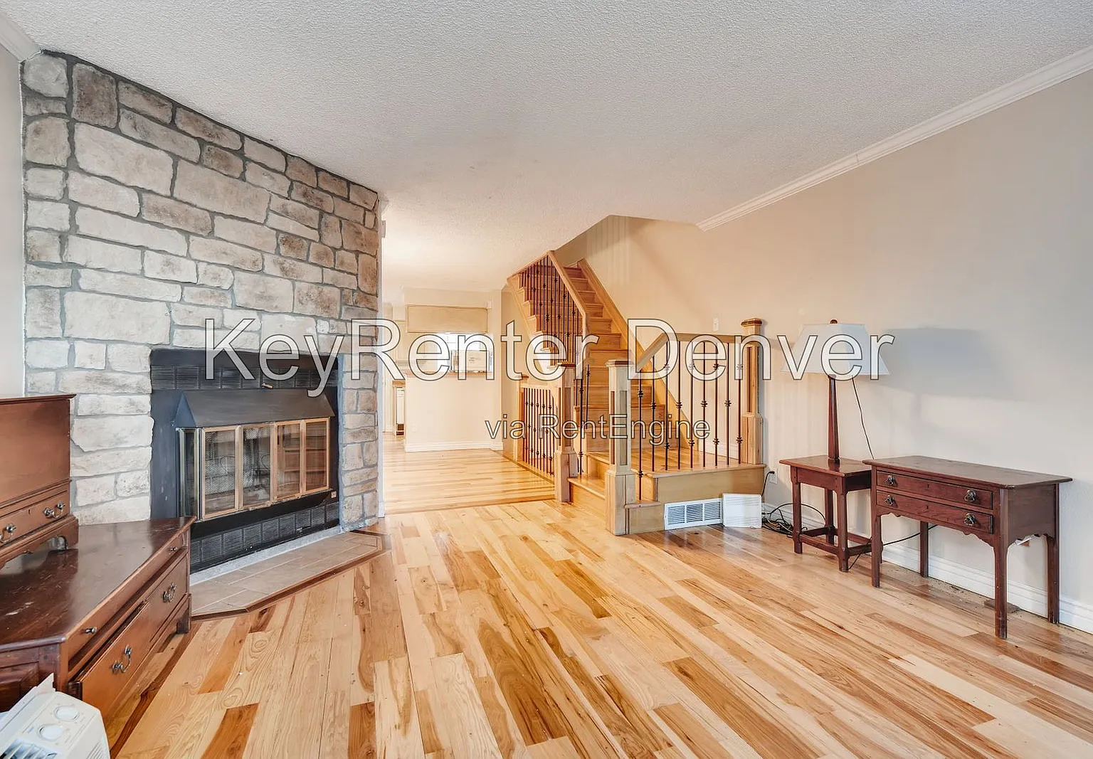 3 bed, 2.5 bath, 1650 sqft, $2,600 — Photo 2