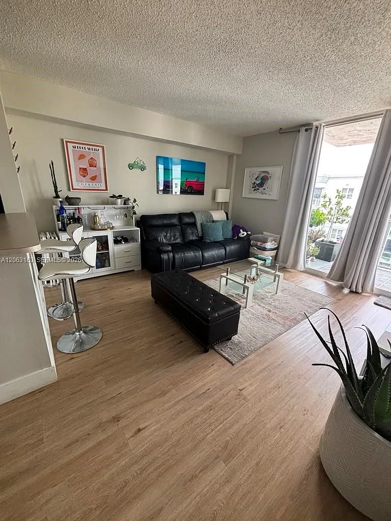 Blue Lagoon Condo — Photo 2
