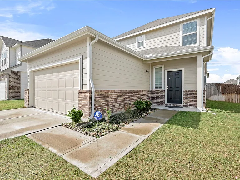 984 Rice Dr — Photo 1