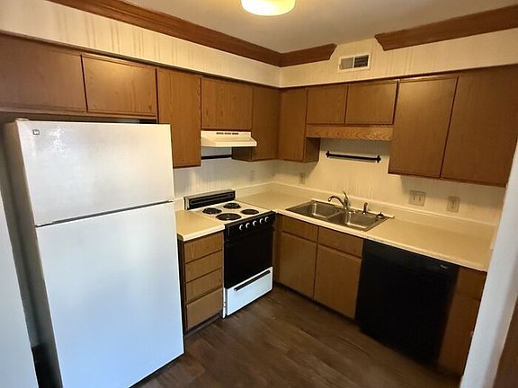 3rd image of 3603 Helix Ct APT 101
