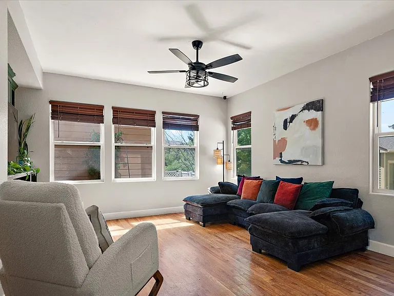2475 Saint Paul Dr — Photo 12