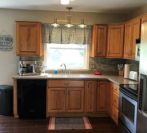 3rd image of 20 Easterbrook Dr E