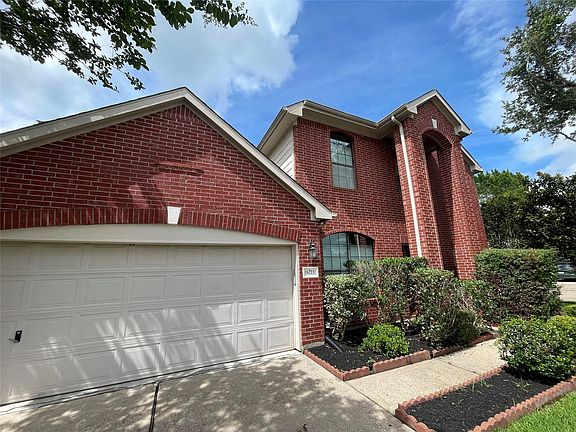 2nd image of 16211 Quiet Canyon Ct