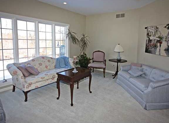 4th image of 42 Arbor Creek Dr