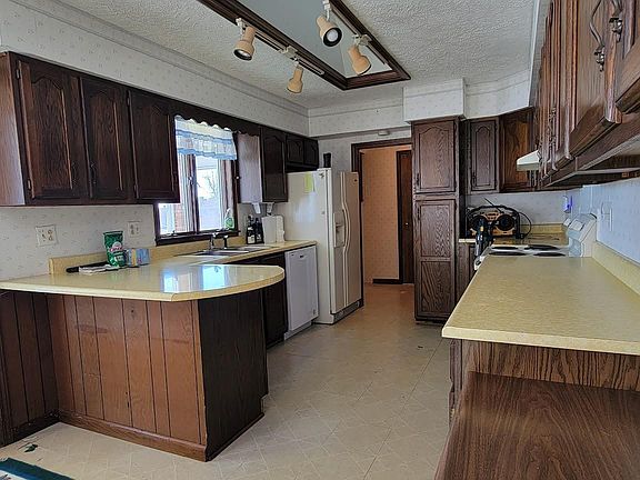 4th image of 540 W Hastings St