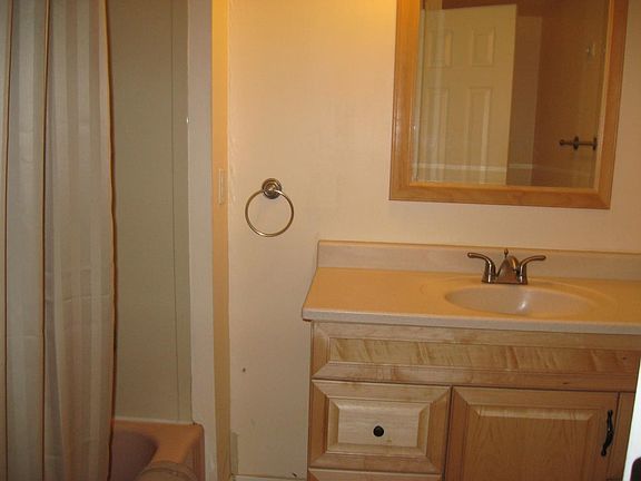 3rd image of 12030 Hiram Pl NE