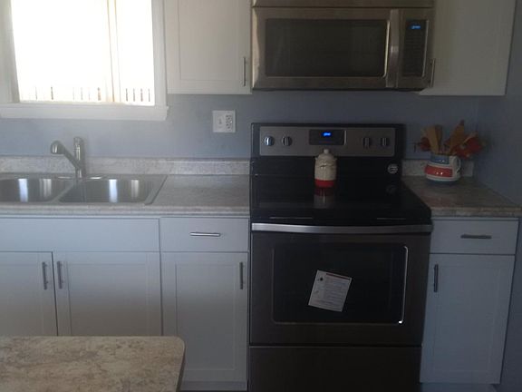 3rd image of 209 S Canterbury Dr