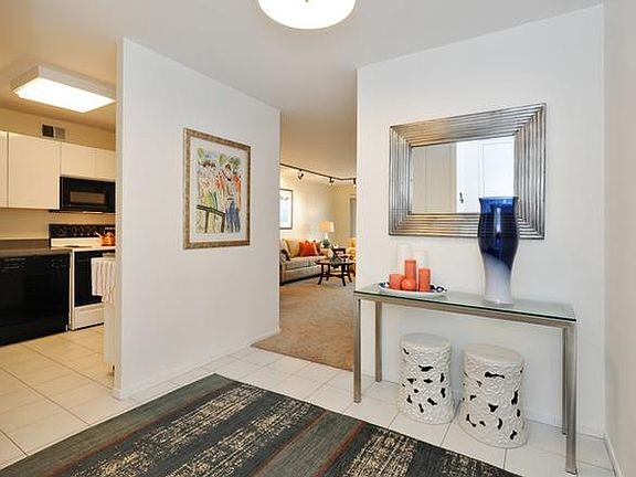 5th image of 2020 N Lincoln Park W APT 20E