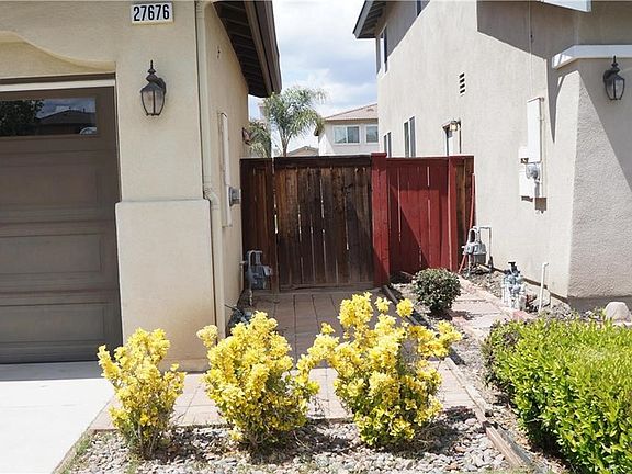 3rd image of 27676 Hastings Dr