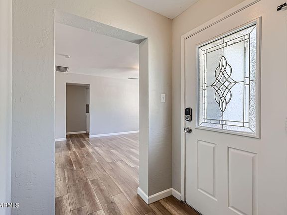5th image of 2029 W CLAREMONT Street