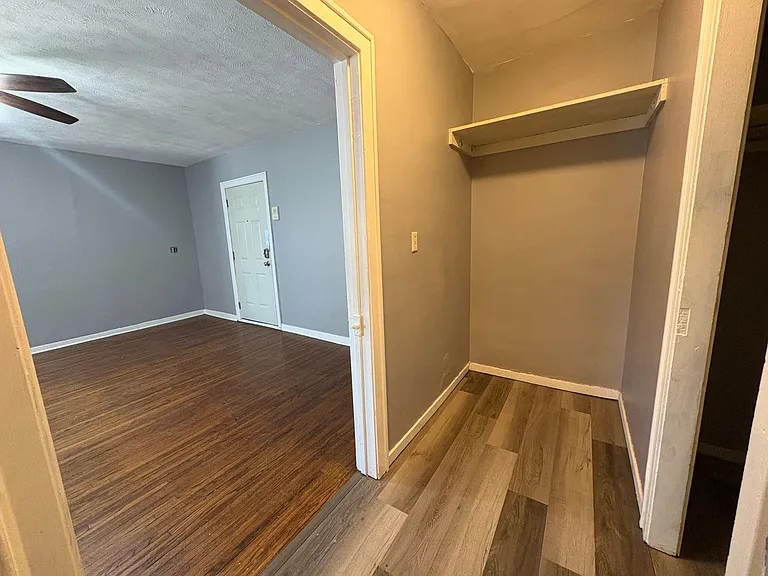 640 S 12th St — Photo 23