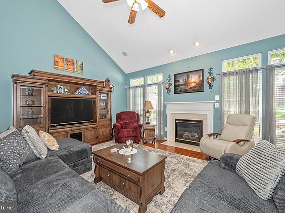 4th image of 11229 Suffolk Dr