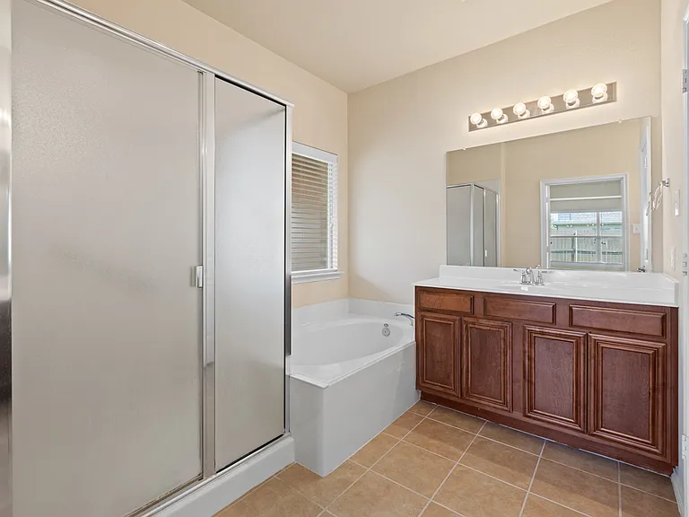 9716 Mulligan Dr — Photo 4