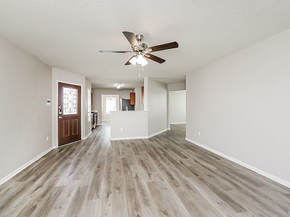 4th image of 16746 Warbler Dr