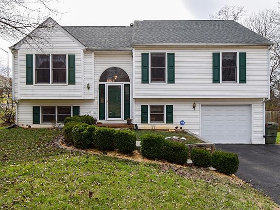 630 Harrison Ave Salem VA-large-002-8-2-