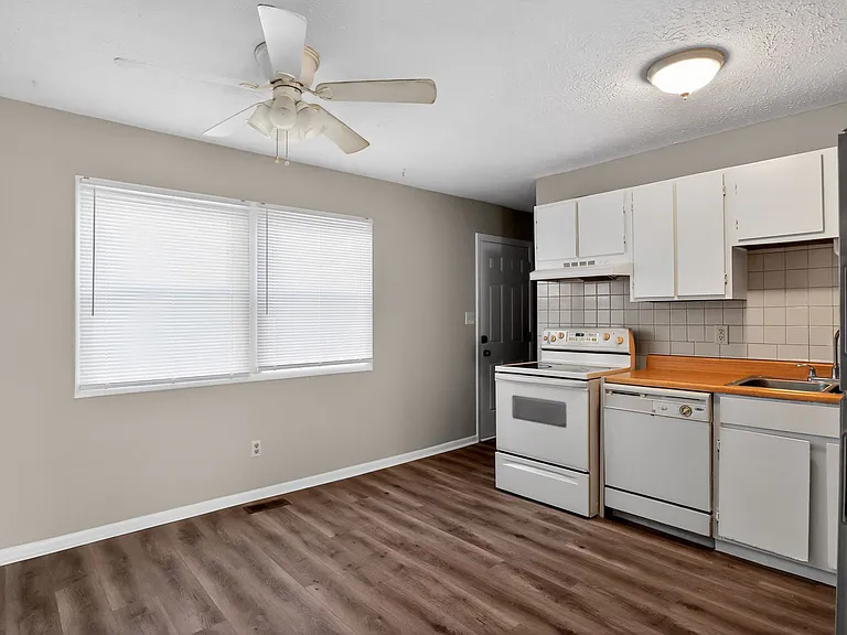 2707 Heatherlea Ct — Photo 18