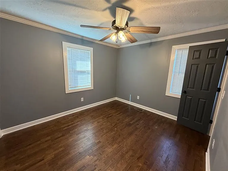142 Maywood Dr — Photo 8
