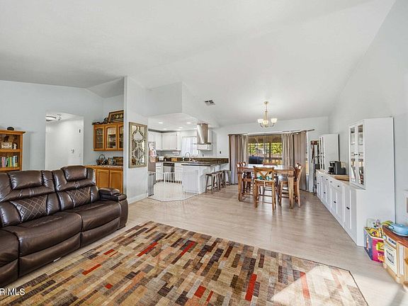4th image of 29961 Pinedale Dr