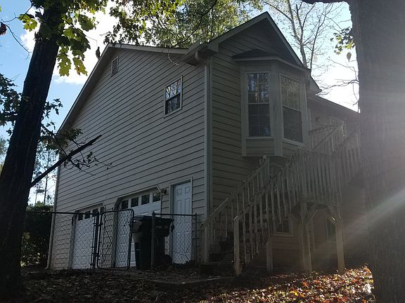 3rd image of 3708 Willow Tree Cir
