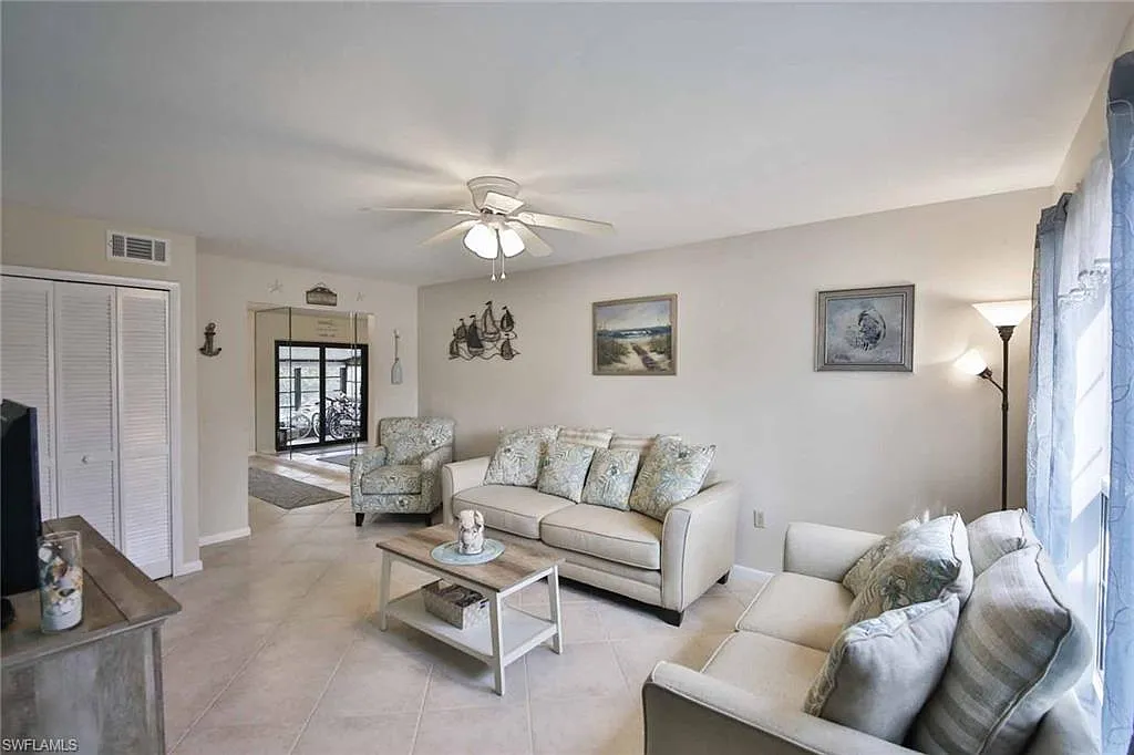 2 bed, 2.5 bath, 1046 sqft, $4,750 — Photo 1