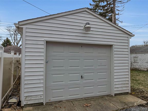 5th image of 57 Erskine Ave