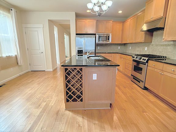 4th image of 18200 NE 110th St