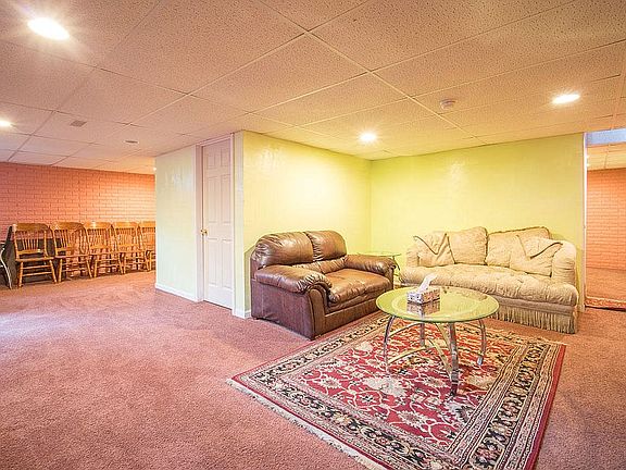 2nd image of 1039 E Stonewood Dr